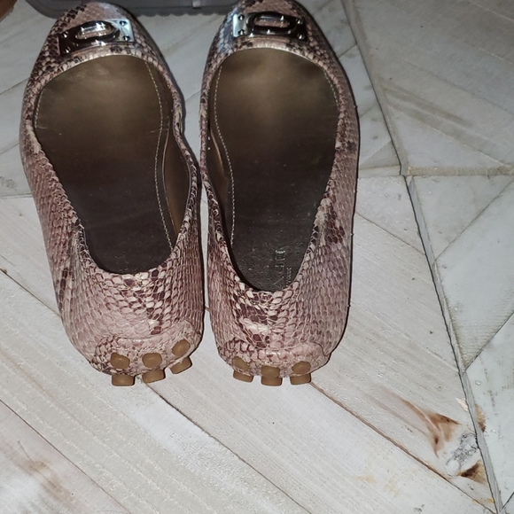 Coach Size 37 Snakeskin Design Driving Flats - Picture 4 of 8